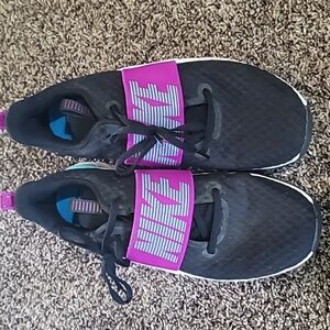 Nike Women's Athletic Running Shoes Size 9.5